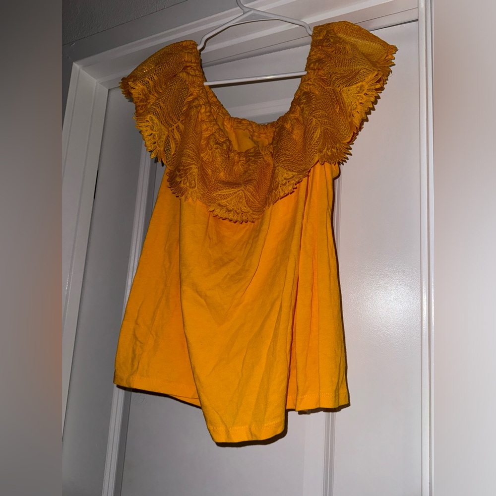 🌼 Yellow/orange off the shoulder shirt 🌼